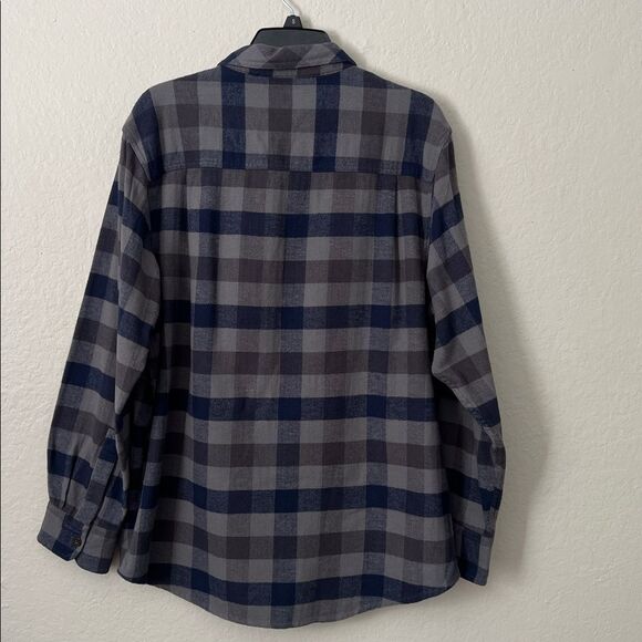 Field & Stream Navy and Gray Plaid Button Up Flannel in Size L - Picture 9 of 12